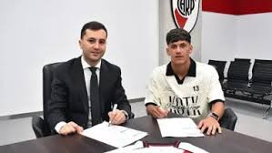 El correntino Juan Cruz Meza renovó contrato con River